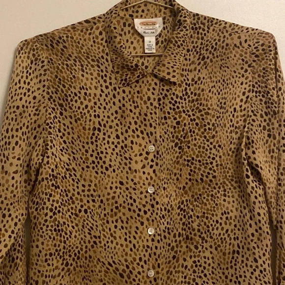 Talbots Leopard Print Blouse, size 10P - Picture 4 of 10